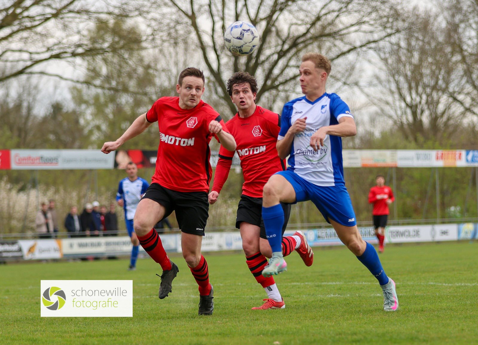 NOORDSCHESCHUT STRIJDEND TEN ONDER